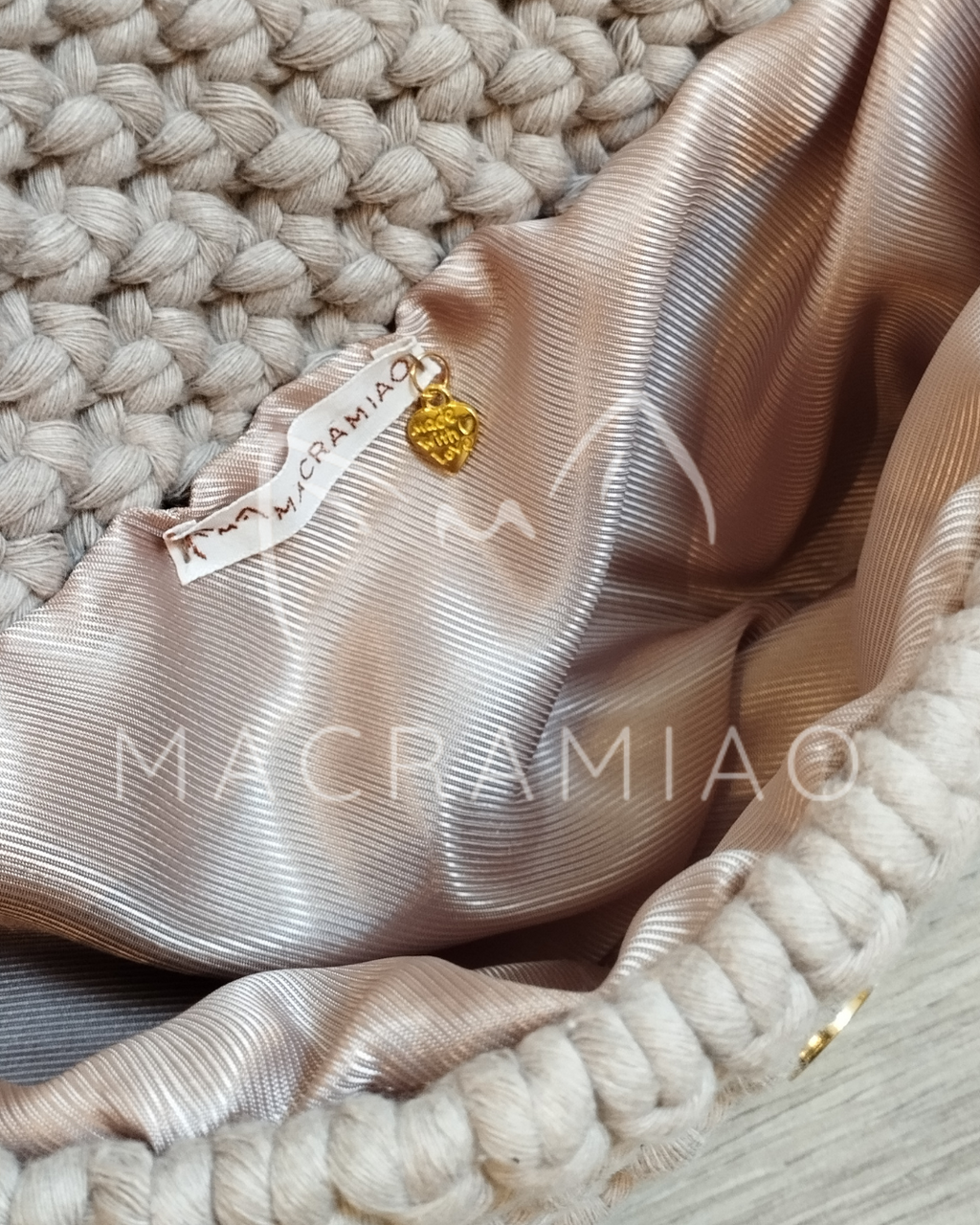 Nini Pochette